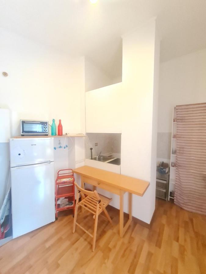 Santa Maria Valle Apartment Milan Bagian luar foto