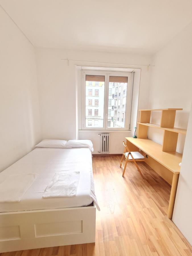 Santa Maria Valle Apartment Milan Bagian luar foto