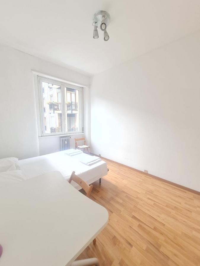 Santa Maria Valle Apartment Milan Bagian luar foto